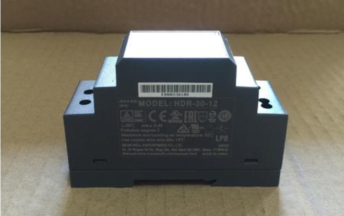 安全高效，明緯機殼型電源護航您的設備