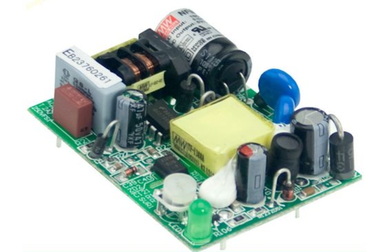 一線直連明緯金屬殼帶線快充，便捷生活新選擇