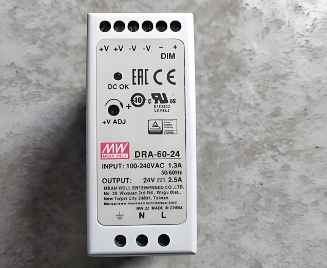 創(chuàng)新設(shè)計(jì)明緯導(dǎo)軌電源為工業(yè)設(shè)備注入新活力